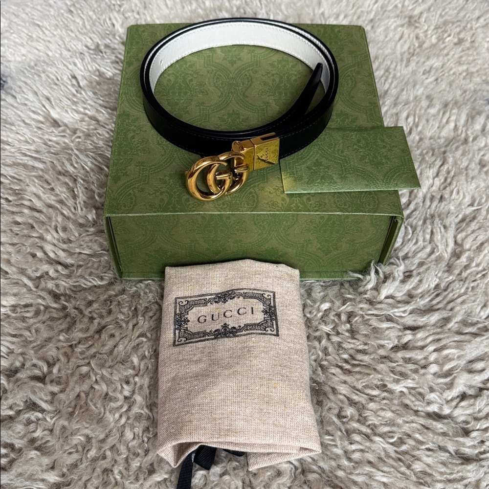 GUCCI GG Marmont reversible thin belt

Box, Dust bag, Receipt & both belt loops - Picture 2 of 9